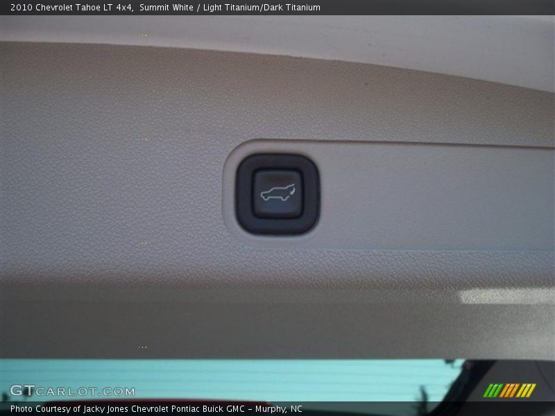 Summit White / Light Titanium/Dark Titanium 2010 Chevrolet Tahoe LT 4x4