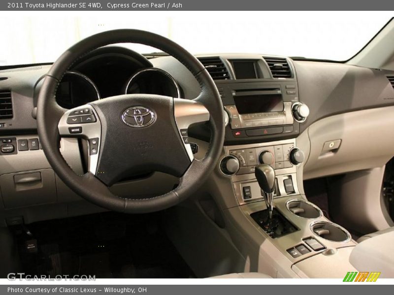 Cypress Green Pearl / Ash 2011 Toyota Highlander SE 4WD
