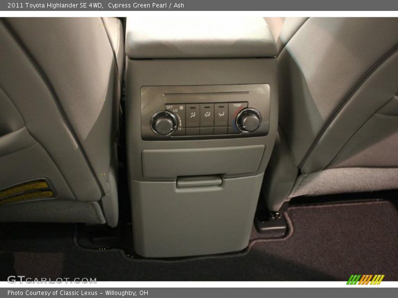 Cypress Green Pearl / Ash 2011 Toyota Highlander SE 4WD