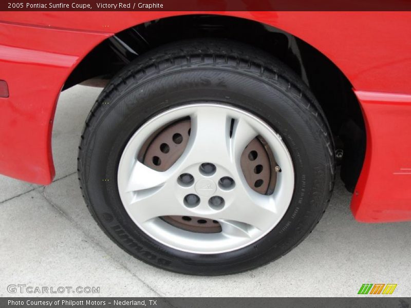 Victory Red / Graphite 2005 Pontiac Sunfire Coupe