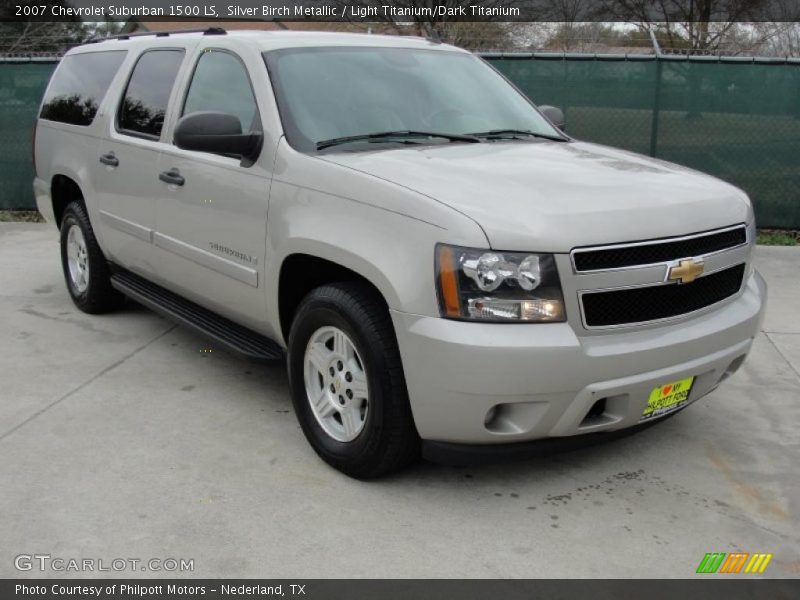 Silver Birch Metallic / Light Titanium/Dark Titanium 2007 Chevrolet Suburban 1500 LS