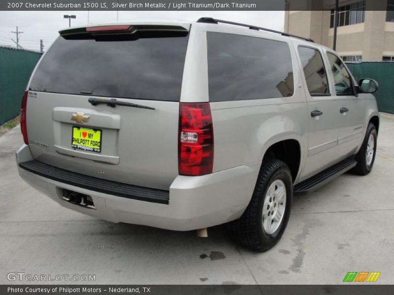 Silver Birch Metallic / Light Titanium/Dark Titanium 2007 Chevrolet Suburban 1500 LS
