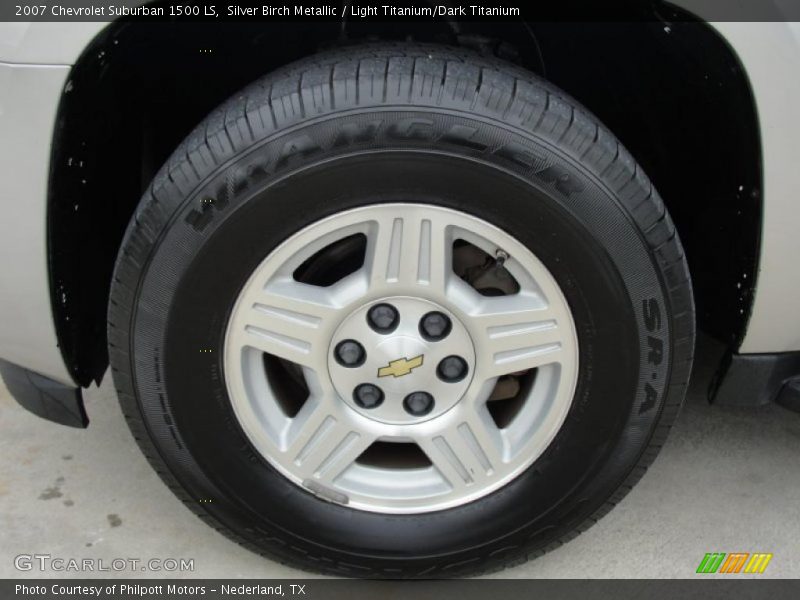Silver Birch Metallic / Light Titanium/Dark Titanium 2007 Chevrolet Suburban 1500 LS
