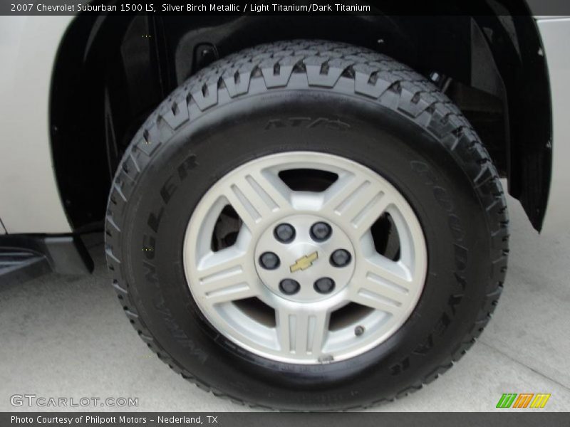 Silver Birch Metallic / Light Titanium/Dark Titanium 2007 Chevrolet Suburban 1500 LS