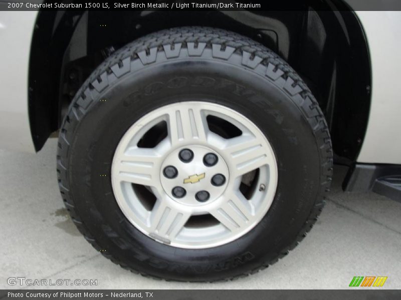 Silver Birch Metallic / Light Titanium/Dark Titanium 2007 Chevrolet Suburban 1500 LS