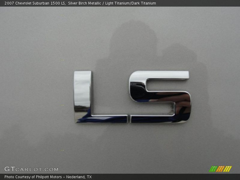 Silver Birch Metallic / Light Titanium/Dark Titanium 2007 Chevrolet Suburban 1500 LS