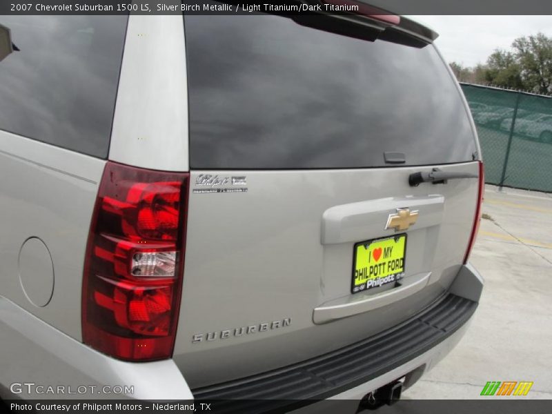Silver Birch Metallic / Light Titanium/Dark Titanium 2007 Chevrolet Suburban 1500 LS