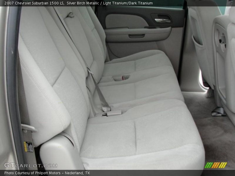 Silver Birch Metallic / Light Titanium/Dark Titanium 2007 Chevrolet Suburban 1500 LS