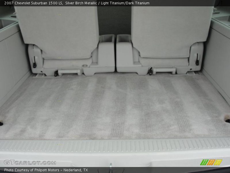 Silver Birch Metallic / Light Titanium/Dark Titanium 2007 Chevrolet Suburban 1500 LS