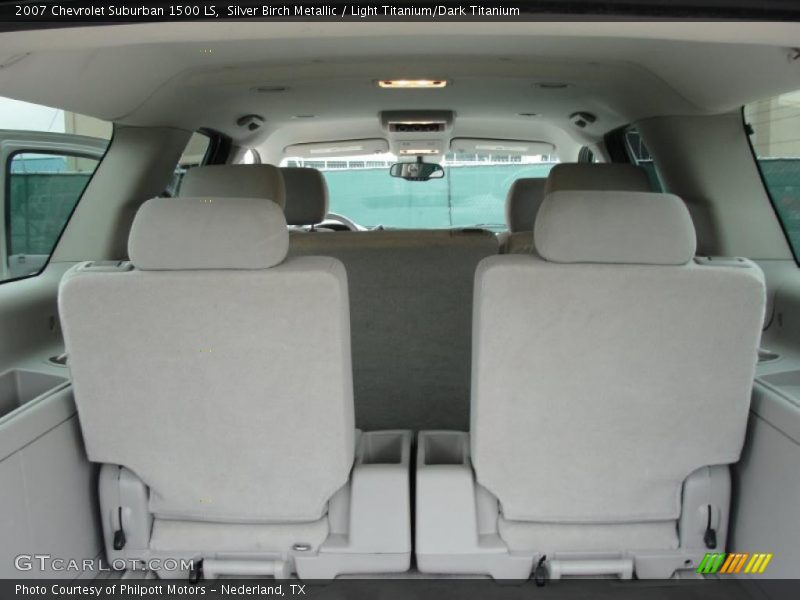 Silver Birch Metallic / Light Titanium/Dark Titanium 2007 Chevrolet Suburban 1500 LS