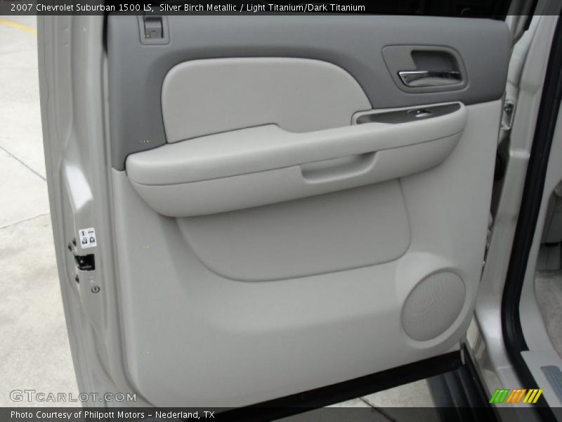Silver Birch Metallic / Light Titanium/Dark Titanium 2007 Chevrolet Suburban 1500 LS