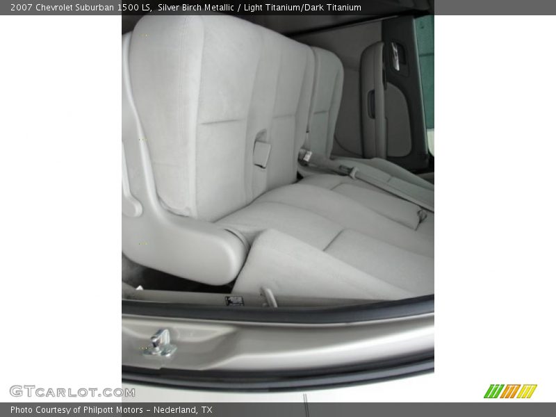 Silver Birch Metallic / Light Titanium/Dark Titanium 2007 Chevrolet Suburban 1500 LS
