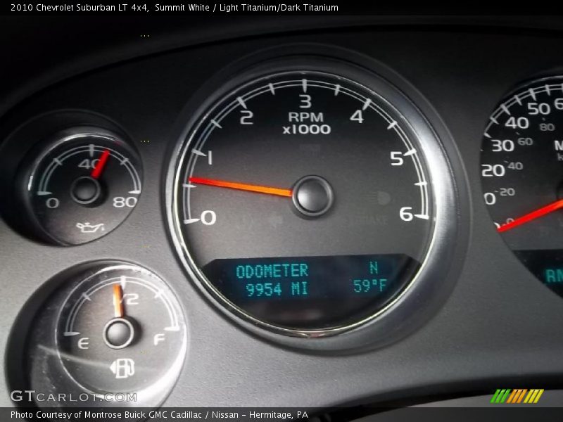 Summit White / Light Titanium/Dark Titanium 2010 Chevrolet Suburban LT 4x4