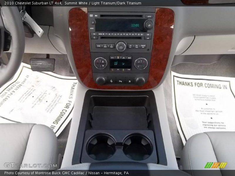 Summit White / Light Titanium/Dark Titanium 2010 Chevrolet Suburban LT 4x4