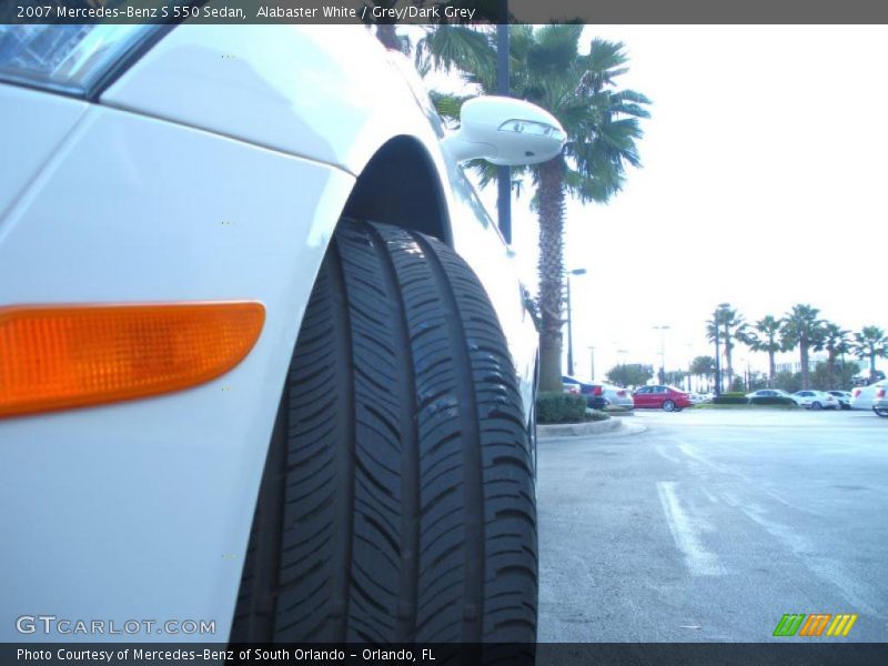 Alabaster White / Grey/Dark Grey 2007 Mercedes-Benz S 550 Sedan
