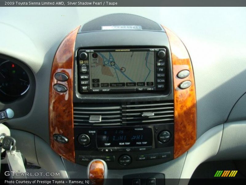 Controls of 2009 Sienna Limited AWD