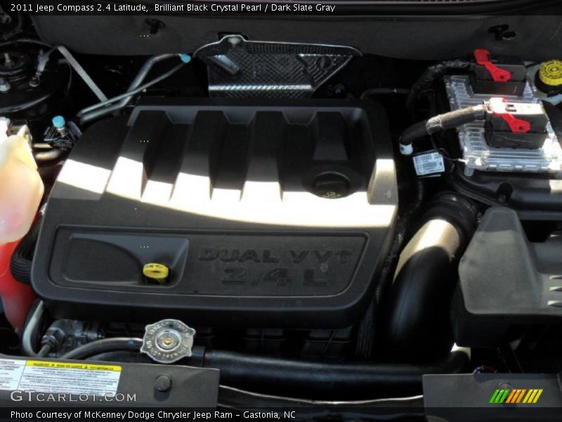 Brilliant Black Crystal Pearl / Dark Slate Gray 2011 Jeep Compass 2.4 Latitude