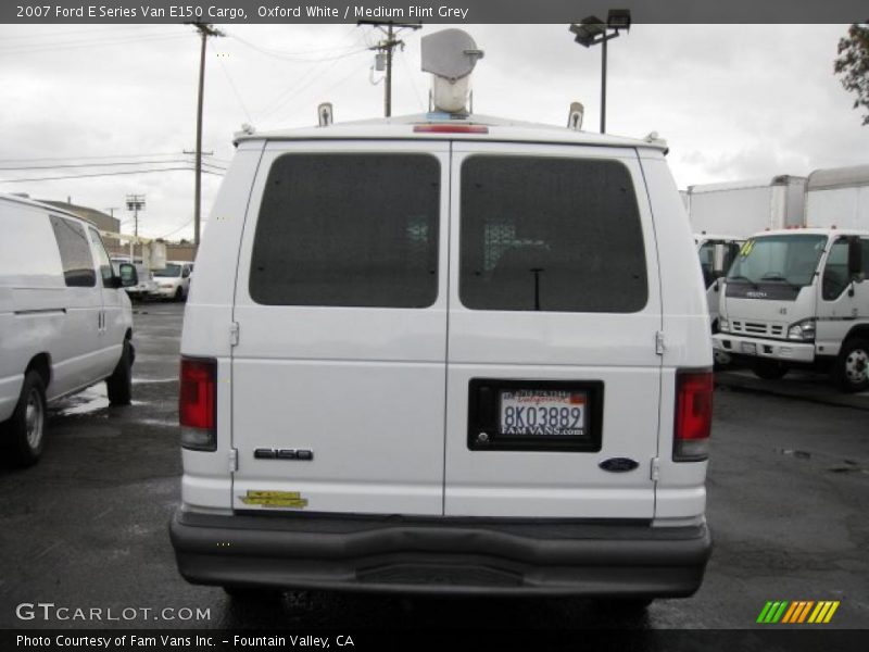 Oxford White / Medium Flint Grey 2007 Ford E Series Van E150 Cargo