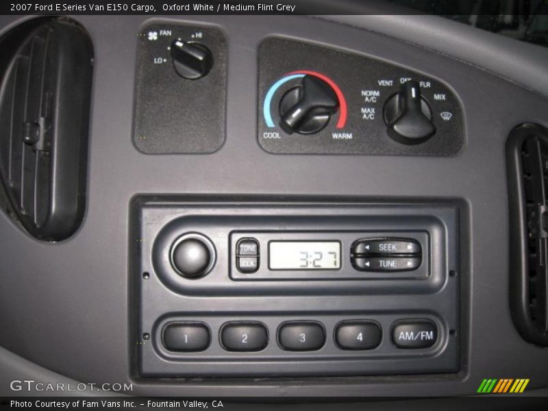 Oxford White / Medium Flint Grey 2007 Ford E Series Van E150 Cargo