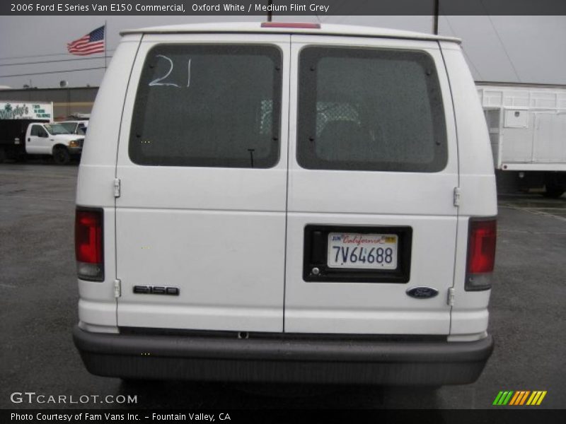 Oxford White / Medium Flint Grey 2006 Ford E Series Van E150 Commercial