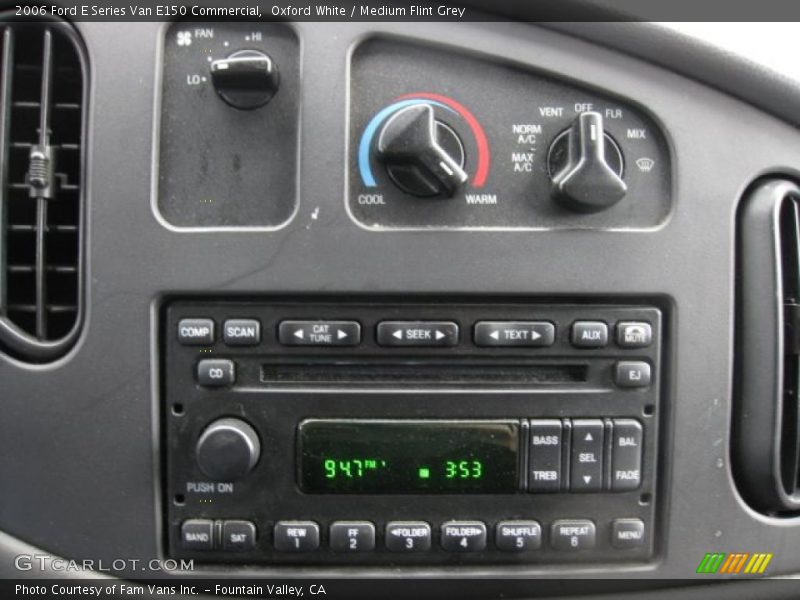 Oxford White / Medium Flint Grey 2006 Ford E Series Van E150 Commercial