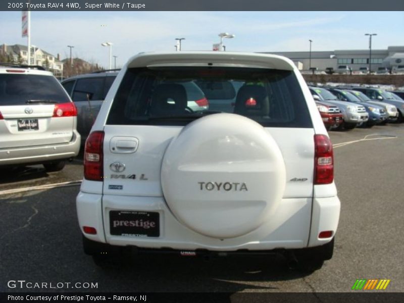 Super White / Taupe 2005 Toyota RAV4 4WD