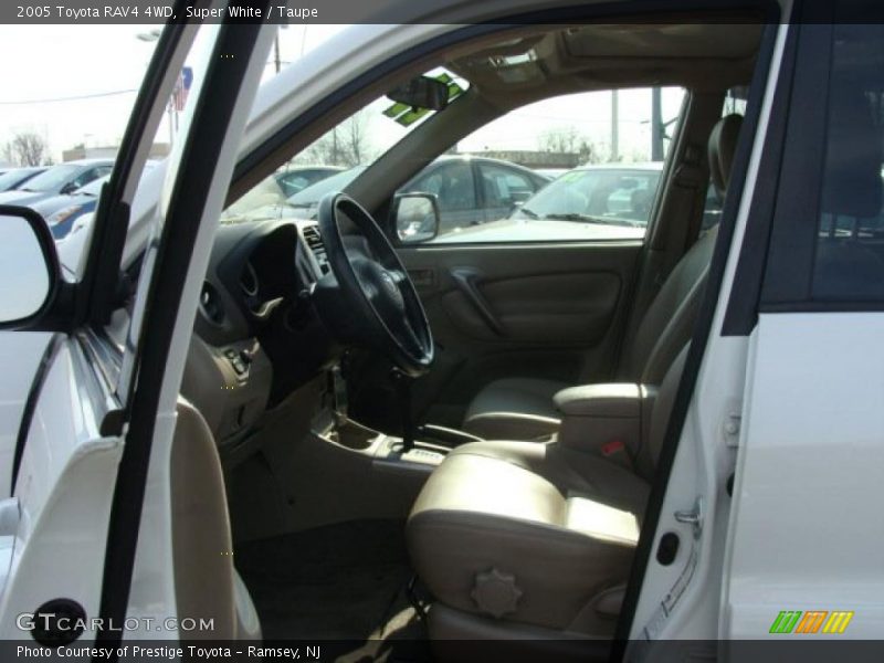 Super White / Taupe 2005 Toyota RAV4 4WD