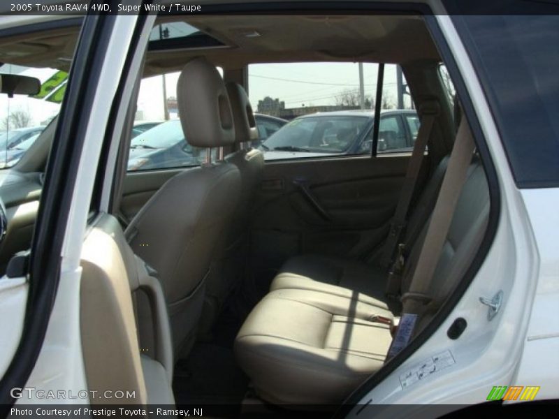 Super White / Taupe 2005 Toyota RAV4 4WD