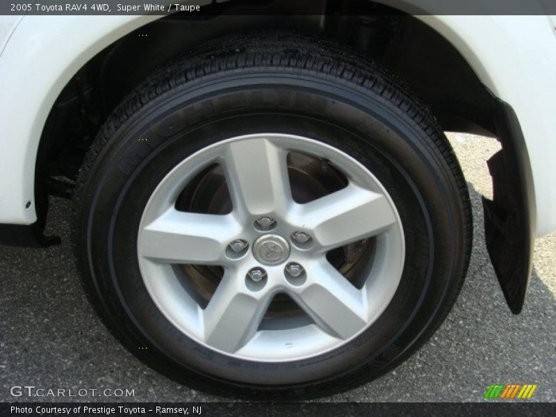 Super White / Taupe 2005 Toyota RAV4 4WD