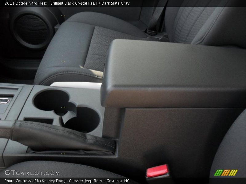 Brilliant Black Crystal Pearl / Dark Slate Gray 2011 Dodge Nitro Heat