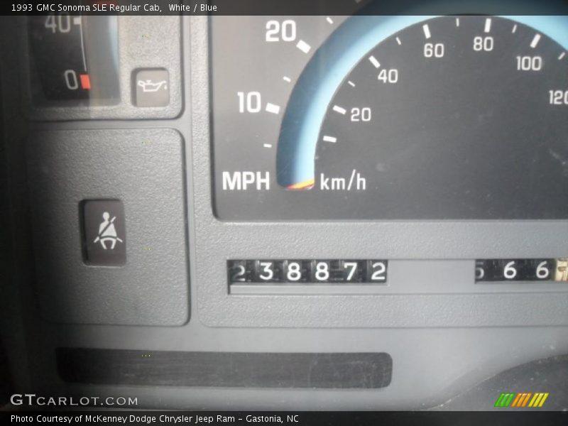 White / Blue 1993 GMC Sonoma SLE Regular Cab