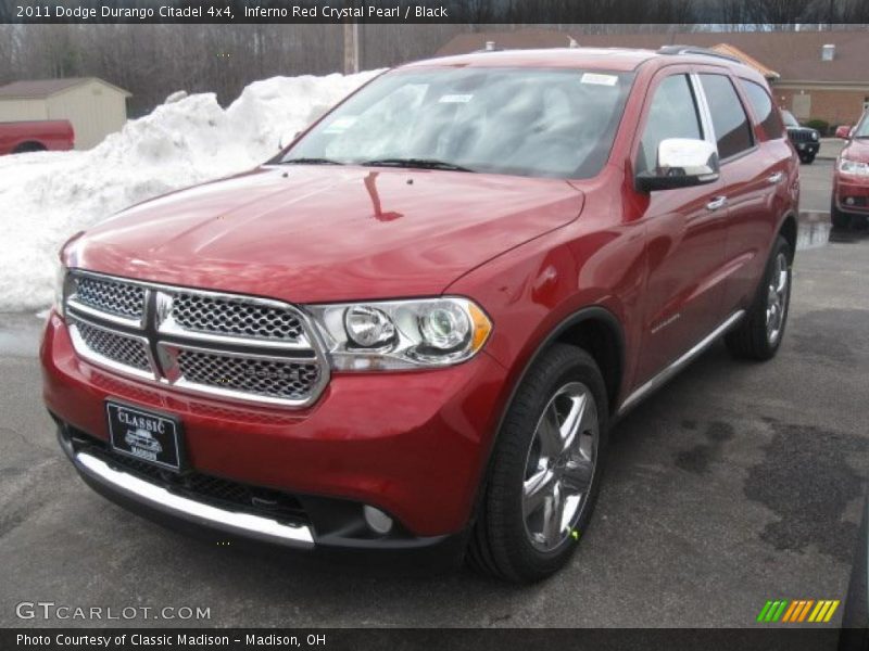Front 3/4 View of 2011 Durango Citadel 4x4