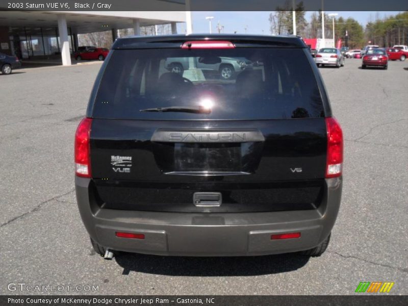 Black / Gray 2003 Saturn VUE V6