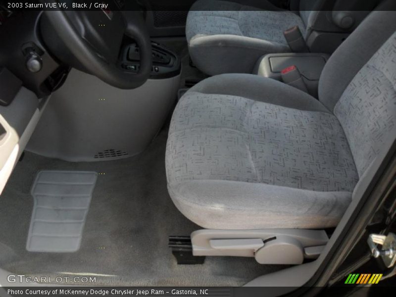 Black / Gray 2003 Saturn VUE V6