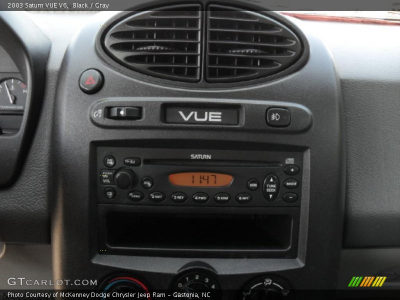 Black / Gray 2003 Saturn VUE V6