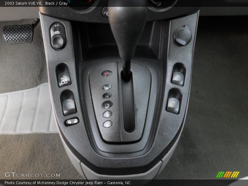 Black / Gray 2003 Saturn VUE V6