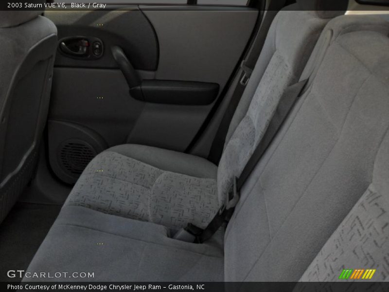 Black / Gray 2003 Saturn VUE V6