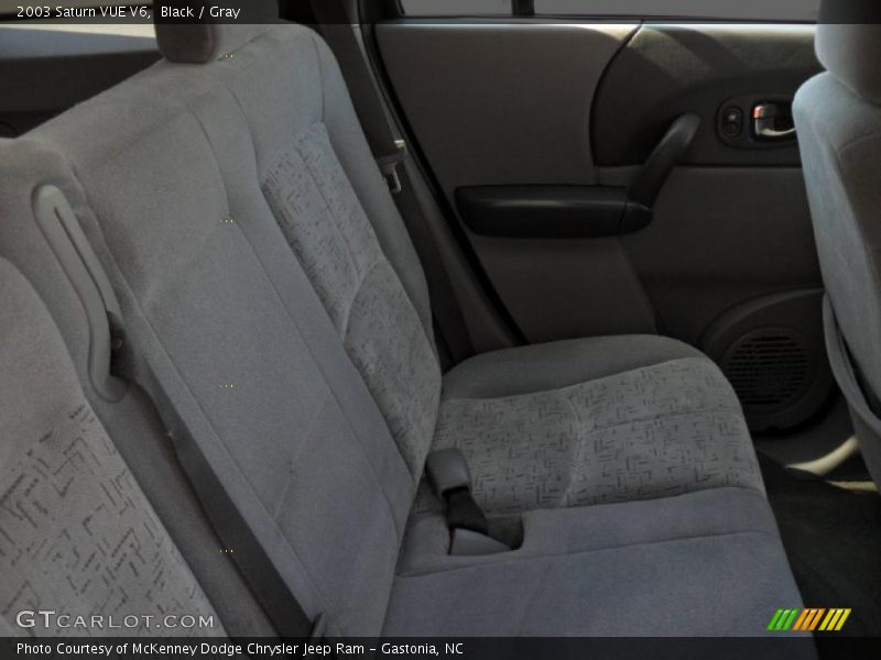 Black / Gray 2003 Saturn VUE V6