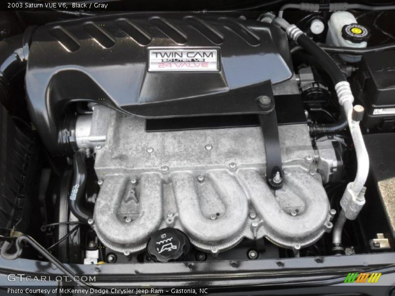 Black / Gray 2003 Saturn VUE V6