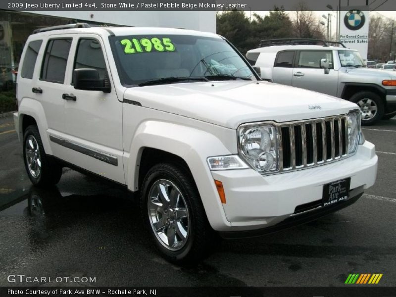 Front 3/4 View of 2009 Liberty Limited 4x4