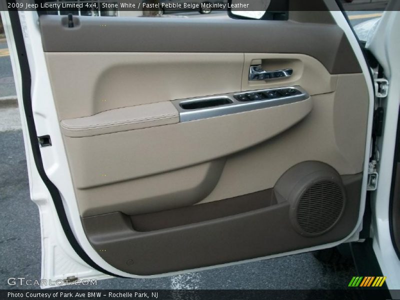 Door Panel of 2009 Liberty Limited 4x4