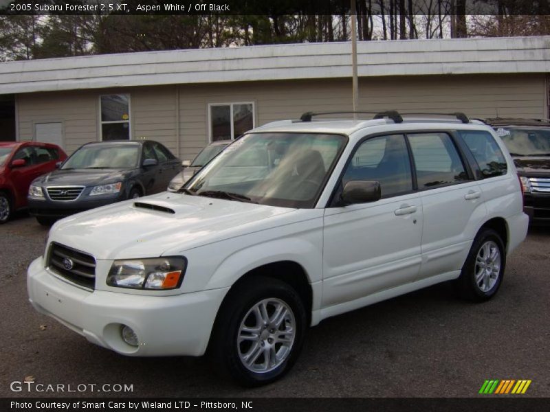 Front 3/4 View of 2005 Forester 2.5 XT