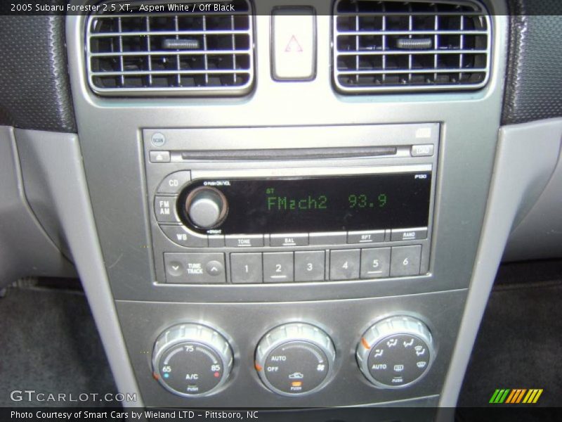 Aspen White / Off Black 2005 Subaru Forester 2.5 XT