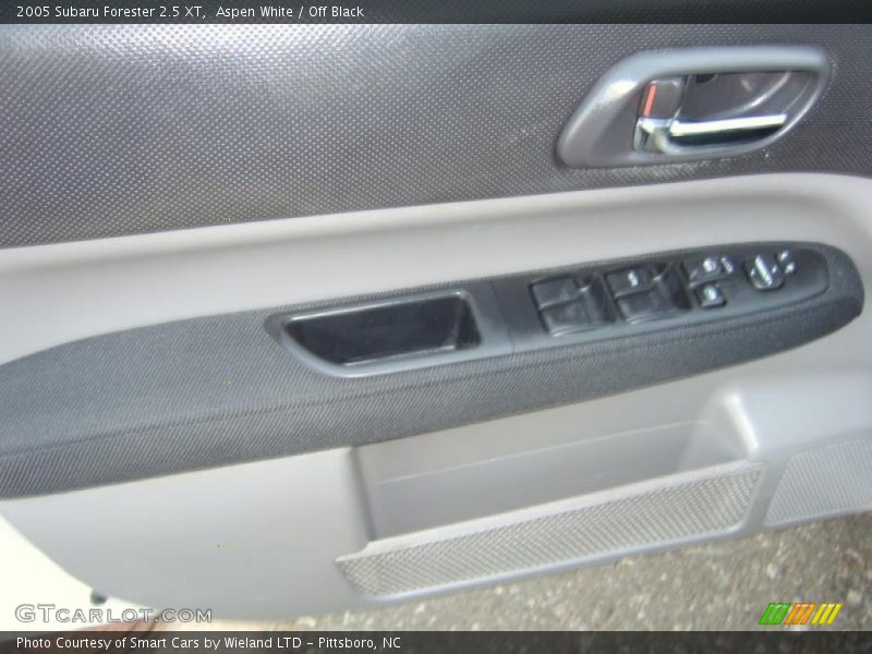 Aspen White / Off Black 2005 Subaru Forester 2.5 XT
