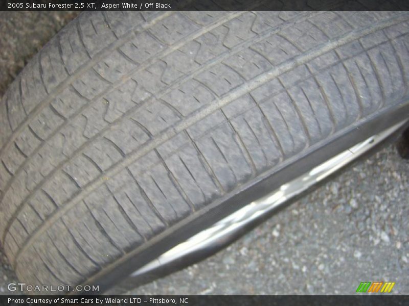 Aspen White / Off Black 2005 Subaru Forester 2.5 XT