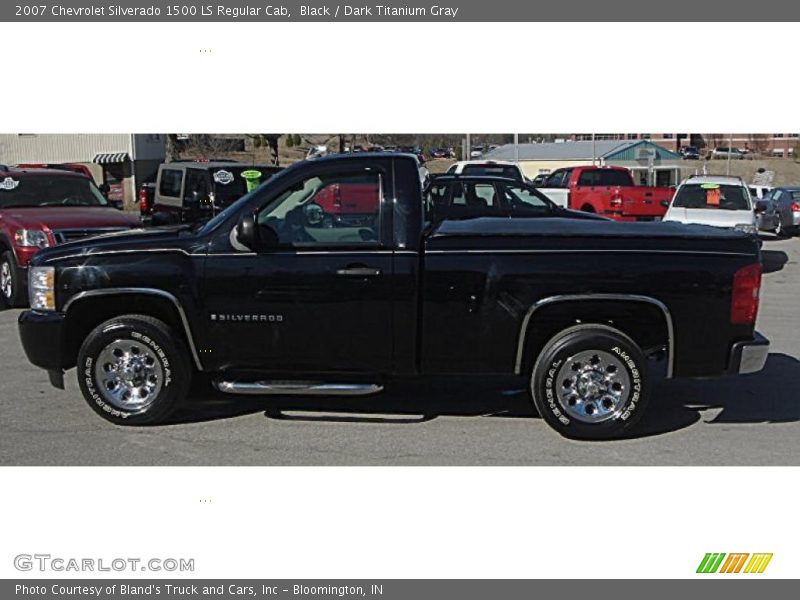 Black / Dark Titanium Gray 2007 Chevrolet Silverado 1500 LS Regular Cab