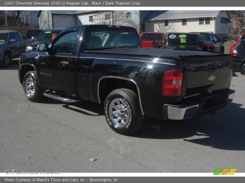 Black / Dark Titanium Gray 2007 Chevrolet Silverado 1500 LS Regular Cab