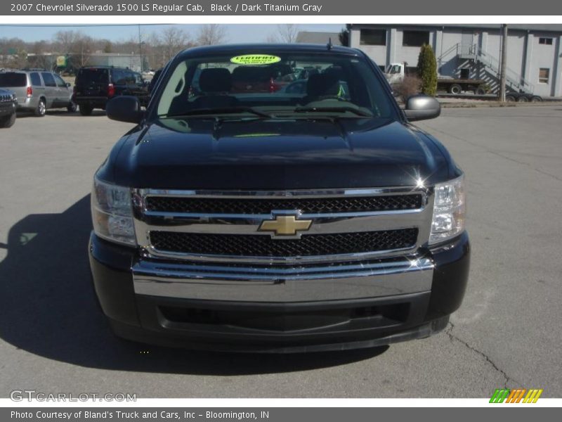 Black / Dark Titanium Gray 2007 Chevrolet Silverado 1500 LS Regular Cab