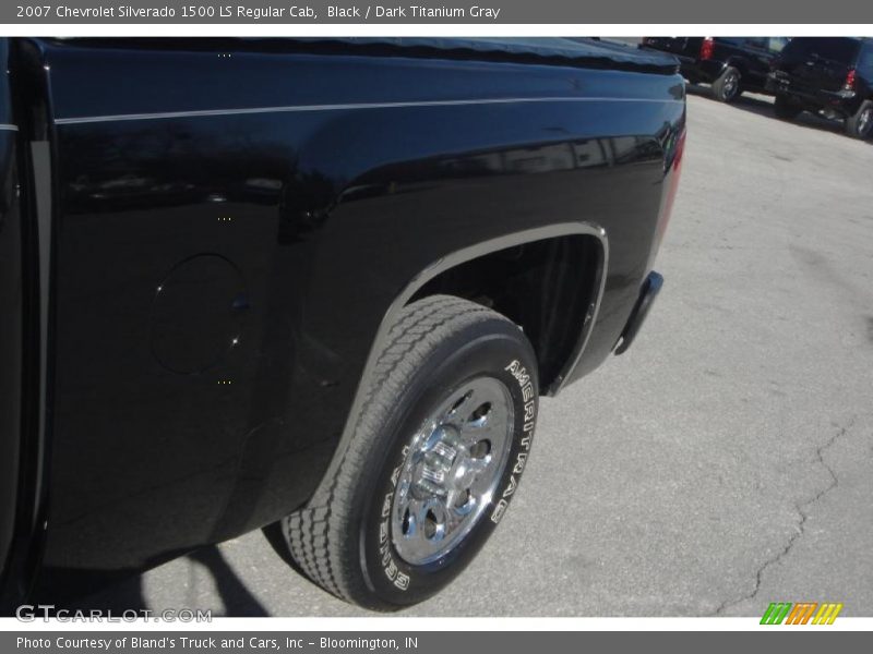 Black / Dark Titanium Gray 2007 Chevrolet Silverado 1500 LS Regular Cab