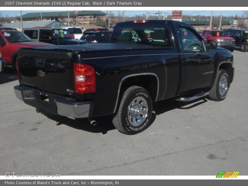 Black / Dark Titanium Gray 2007 Chevrolet Silverado 1500 LS Regular Cab